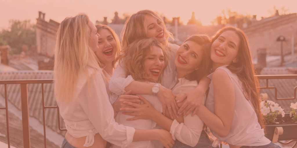 Femmes calin EVJF
